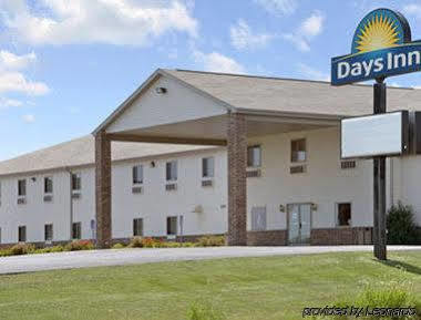 Days Inn By Wyndham Manchester Exterior photo